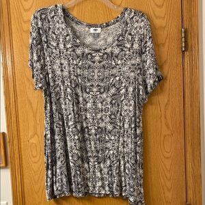 REDUCED!! Old Navy Gray and Cream Short Sleeve Relaxed Blouse